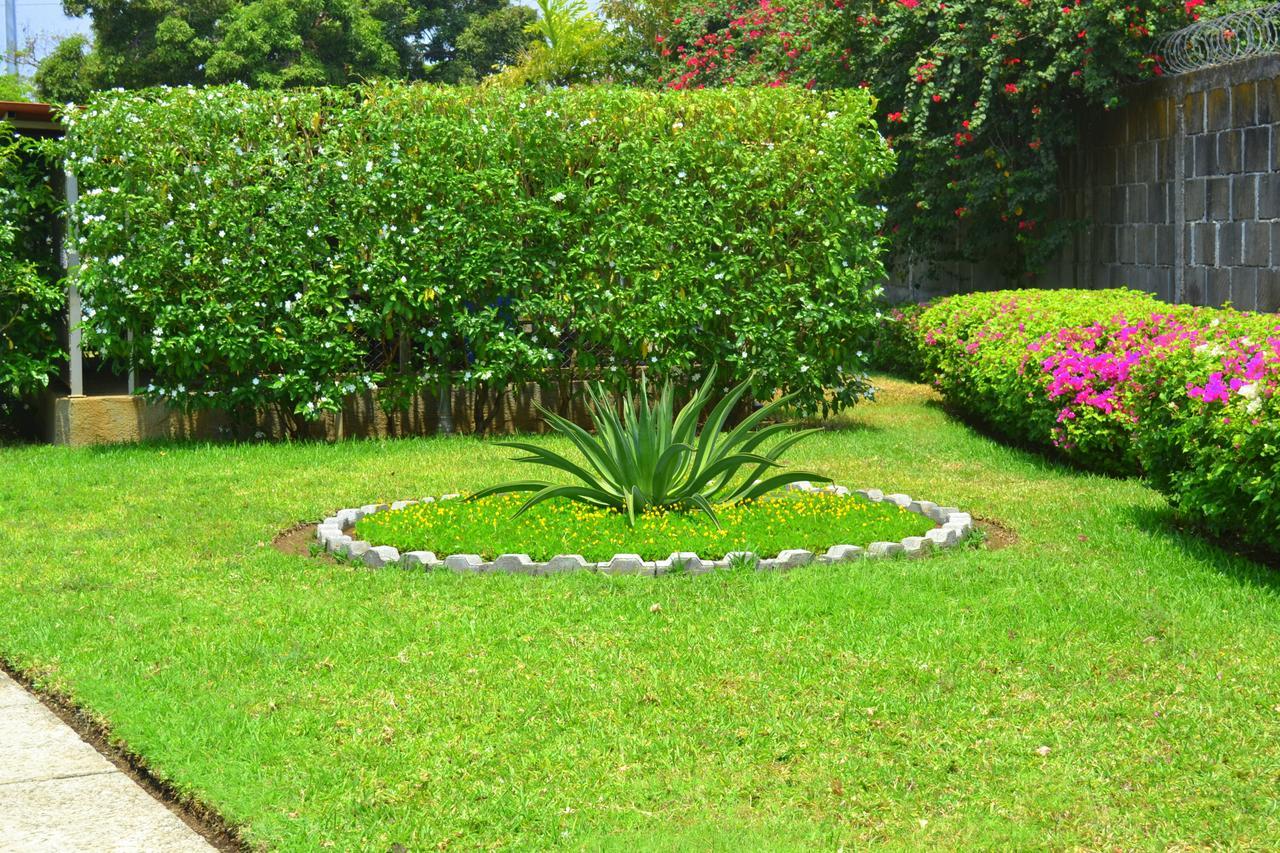 Farallones Hotel Chinandega Zimmer foto