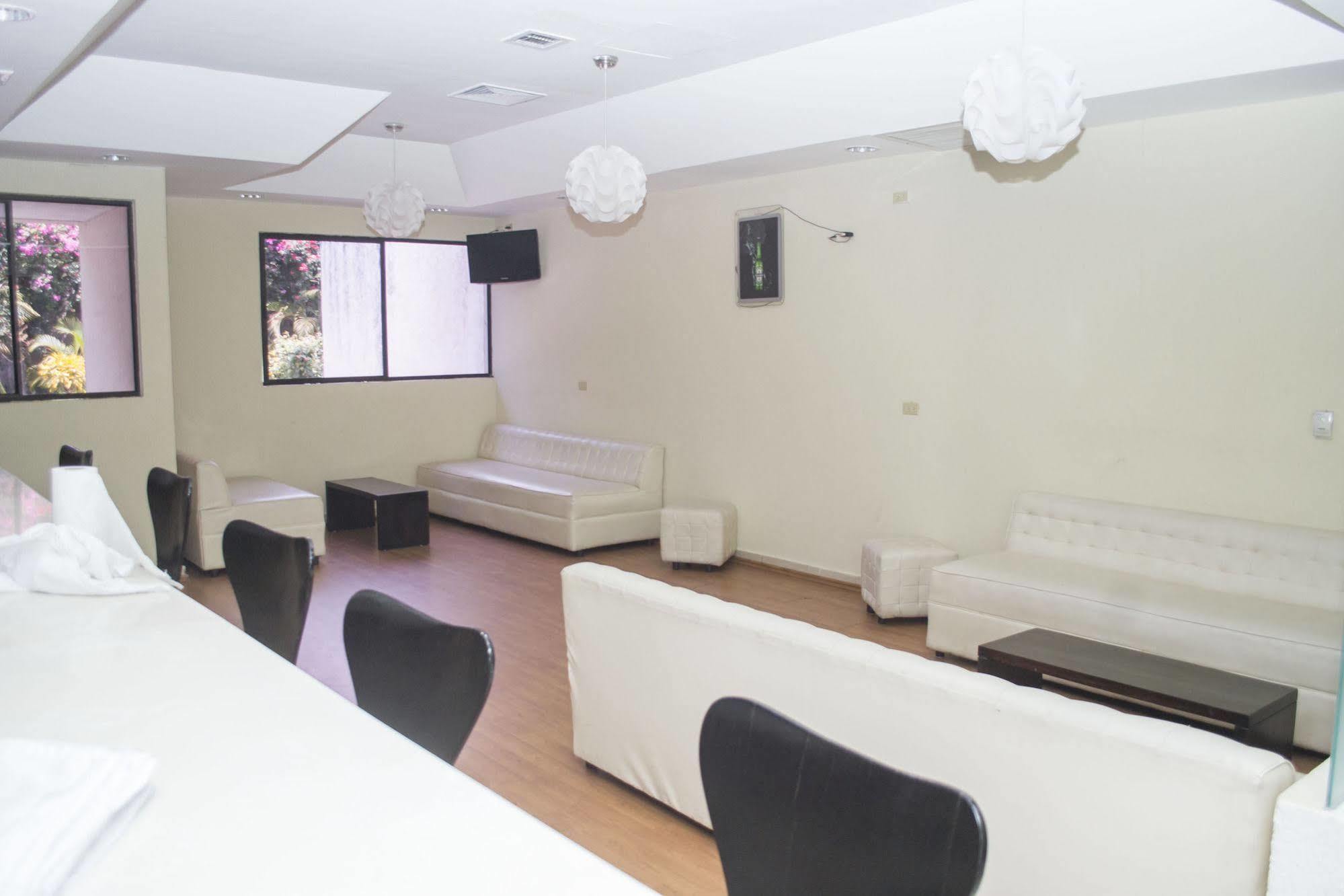 Farallones Hotel Chinandega Exterior foto