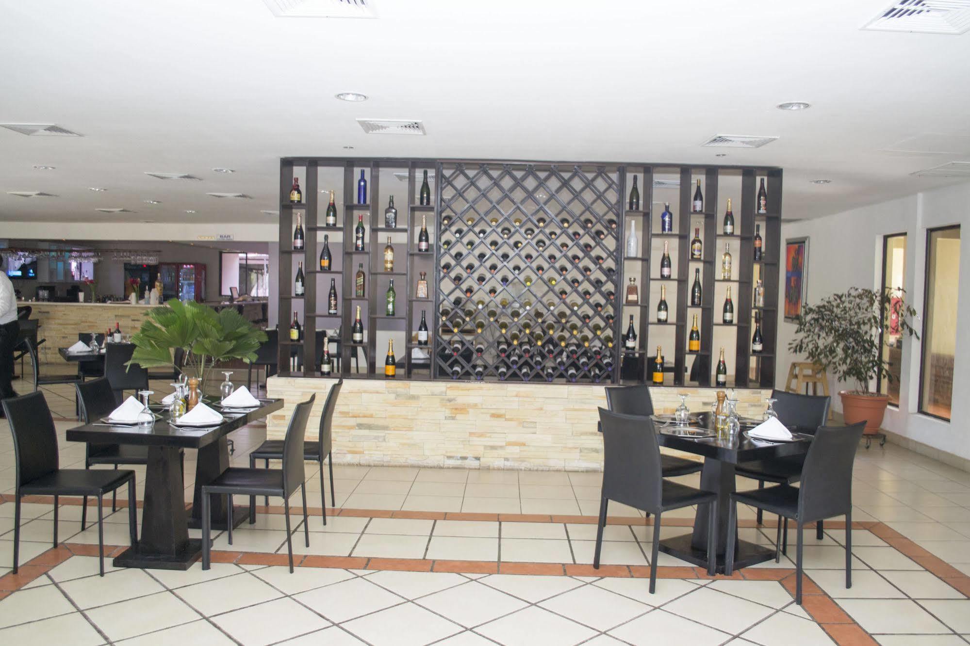 Farallones Hotel Chinandega Exterior foto