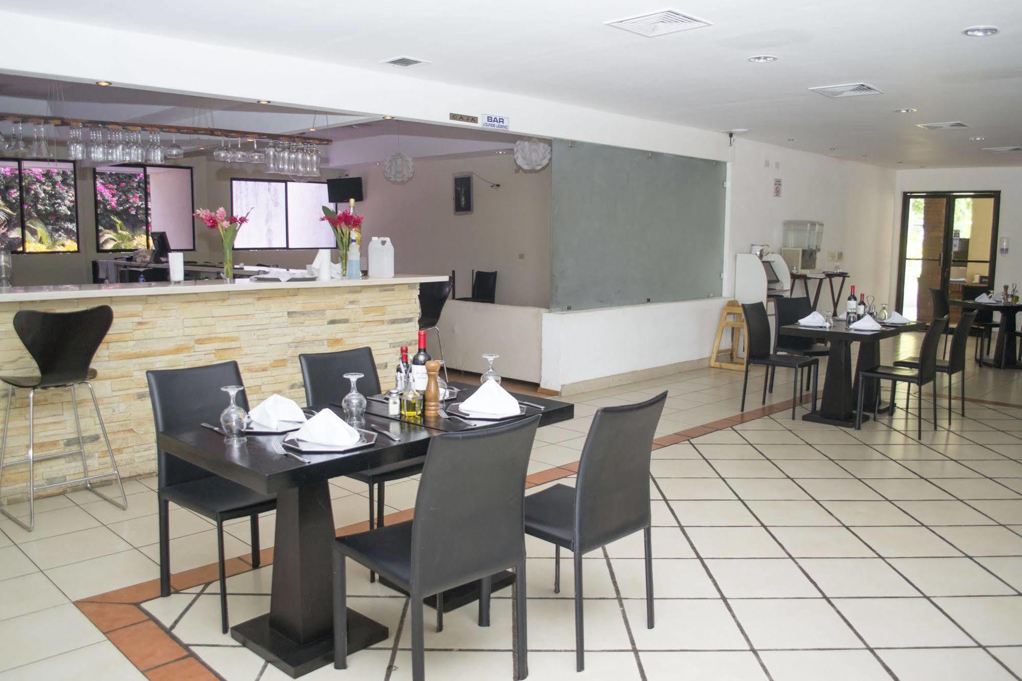 Farallones Hotel Chinandega Exterior foto